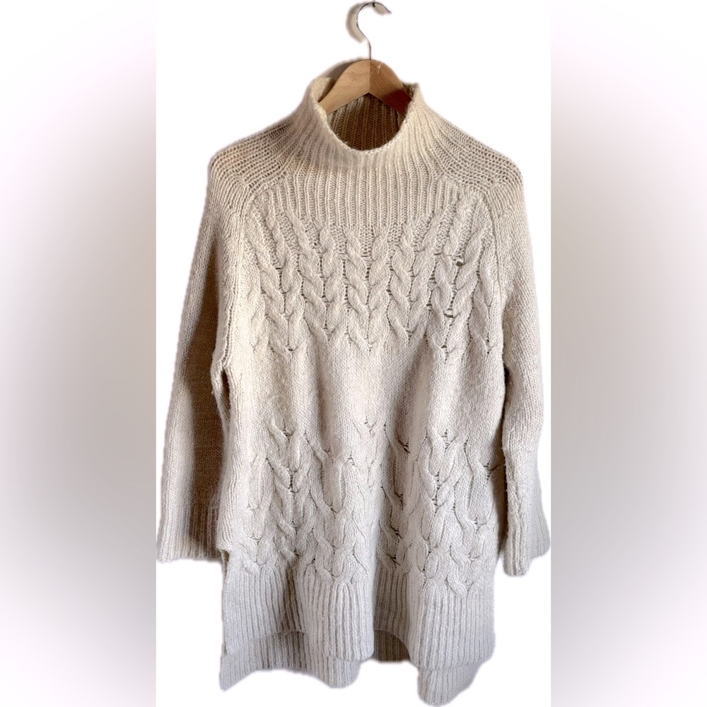 FREE PEOPLE Cozy Cream Cable Knit Sweater